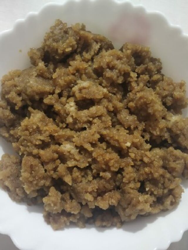 laapsi in white color bowl.