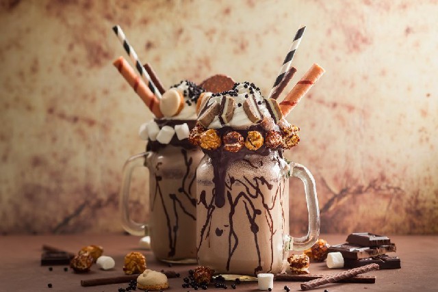 kitkat milkshake in jar.