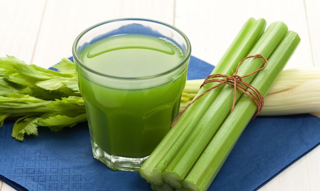 celery juice in glass.