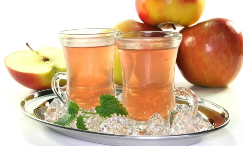 Turkish apple tea